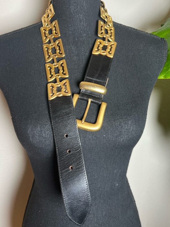 ESCADA Avignon Vintage Black Leather Gold Buckle Decorative Square Chain Link S main image 8